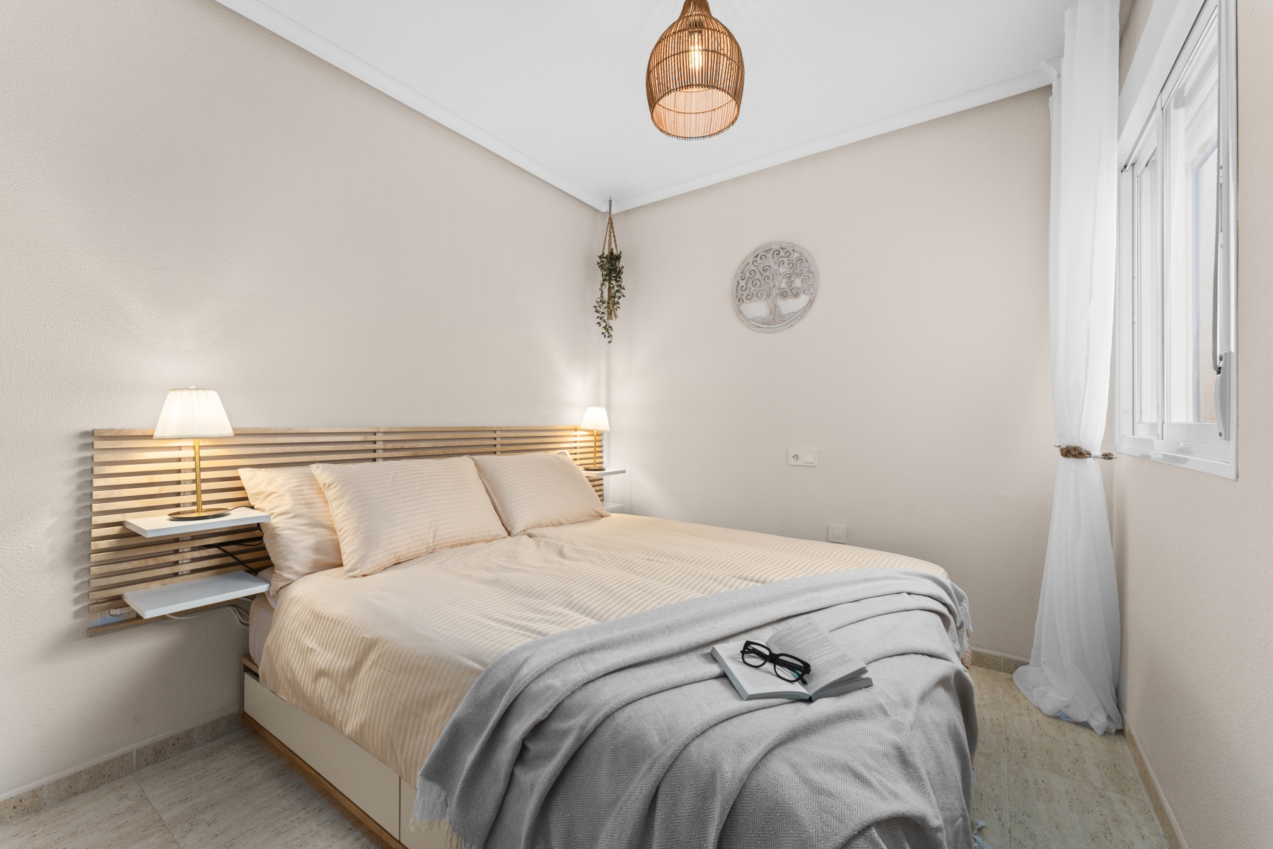 Small bedroom with double bed