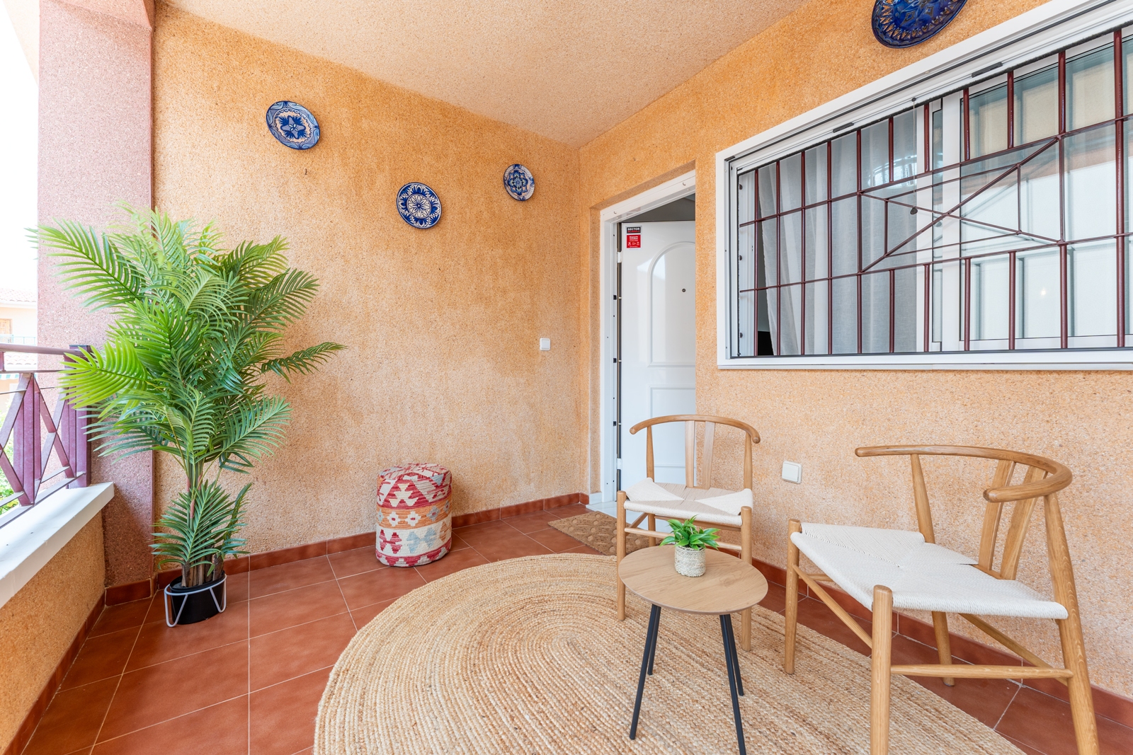 Spacious entrance area