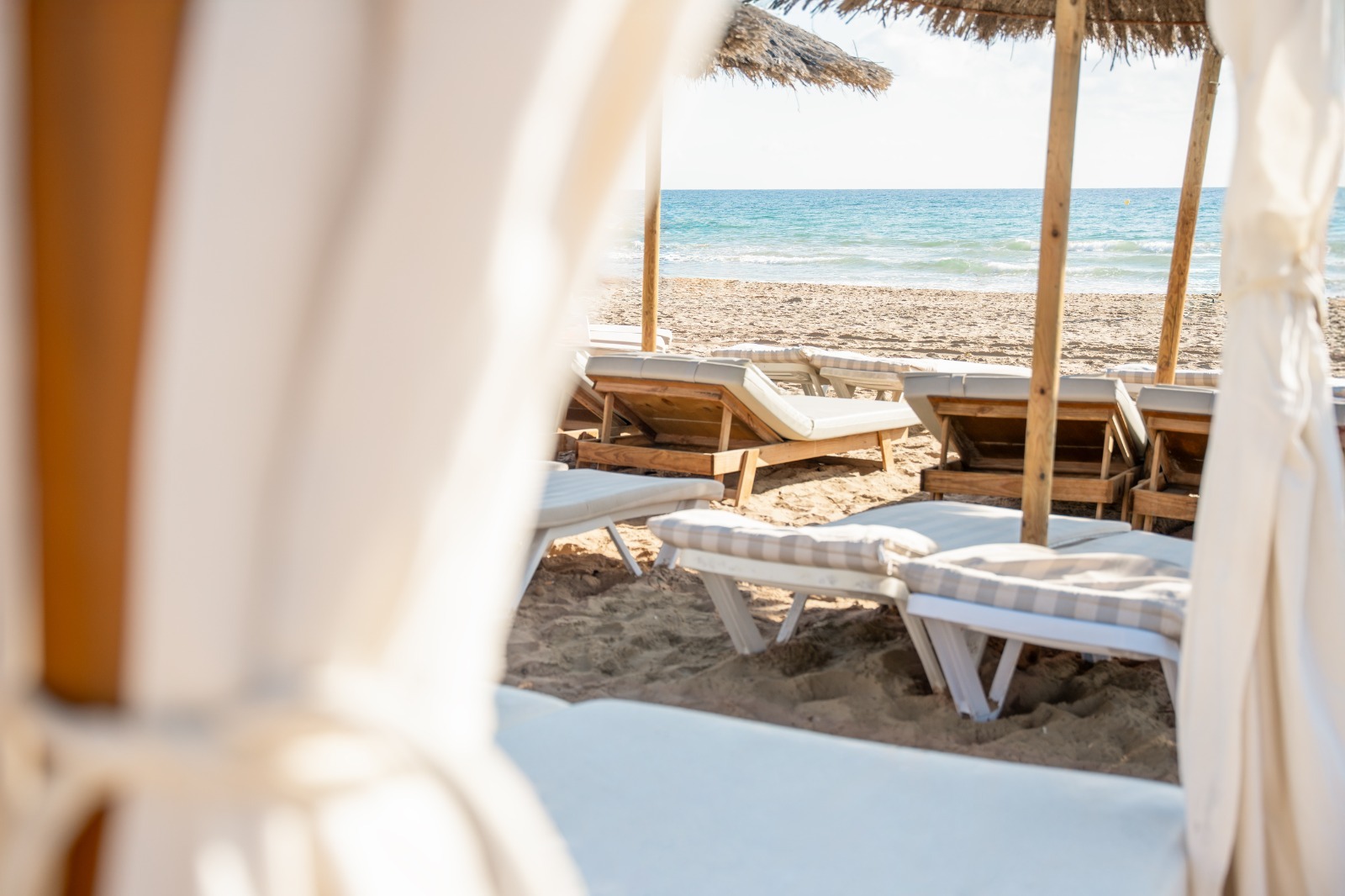 Beach lounge